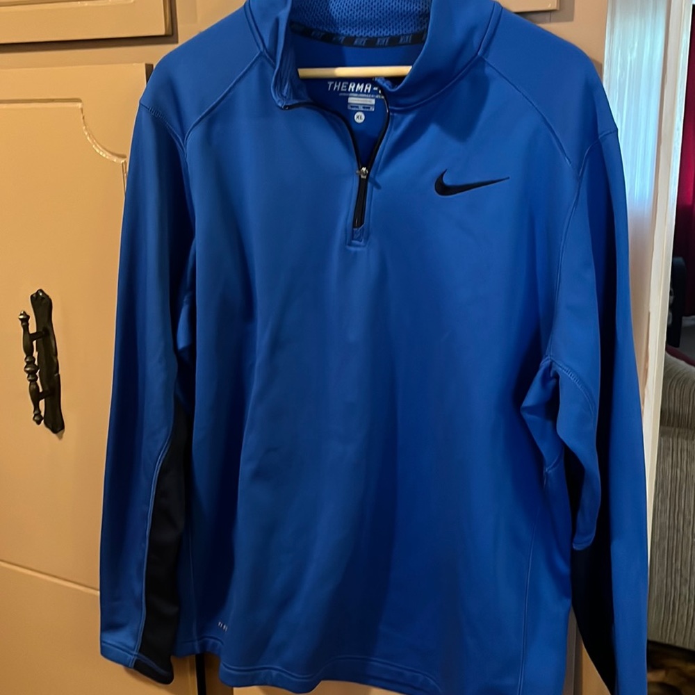 Nike thema fit shirt sz xl